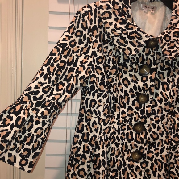 Leopard print dress jacket/top. Button up - Picture 2 of 6